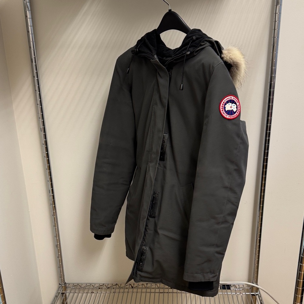 Canada Goose Women's Gray Parka with Fur Trim. Authentic Size S - Picture 5 of 15